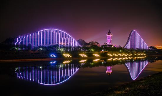 天津欢乐谷木质过山车惊艳换装 喜迎全运