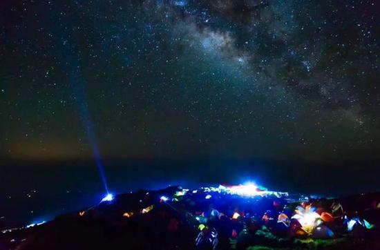 金秋时节配上户外天堂 武功山帐篷节露营正当时_新浪旅游_新浪网