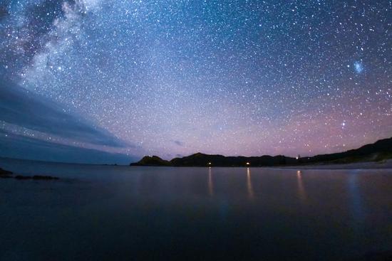 大屏障島純凈夜空下的璀璨星辰,圖片版權:Mark Russell