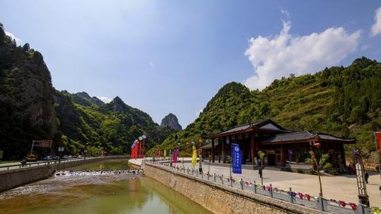 ����ɽ����