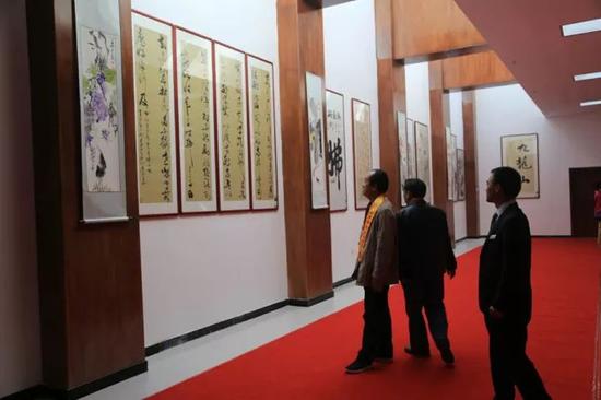 ����ɽ�黭����չ