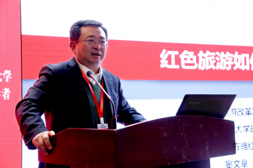 窦文章教授演讲现场