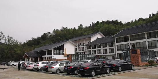 河南固始:清明小长假西九华山景区人气爆棚!