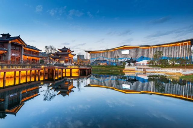 六大民族文化融合塑造歡樂名片 昆明融創(chuàng)文旅城盛大開城