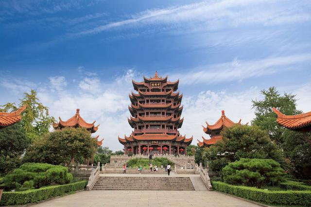 武漢“免票游”響應(yīng)熱烈 黃鶴樓日接待量觸及上限