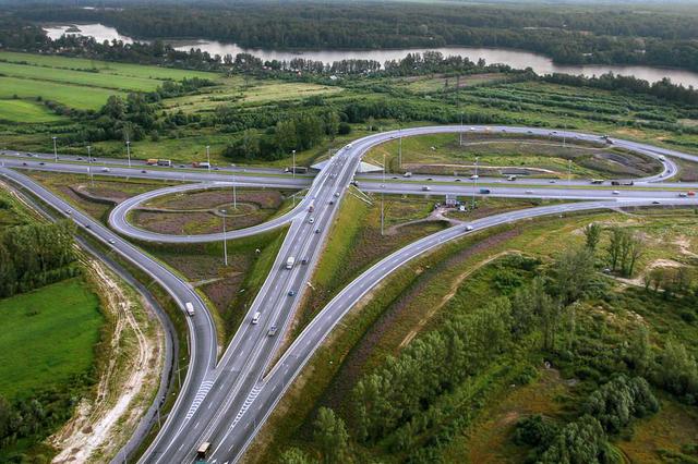 沿著高速看中國｜“高速旅游長廊”的快旅漫游