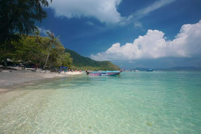 泰国普吉将“封岛”14天防疫 开放首月逾1.4万名国际游客入岛