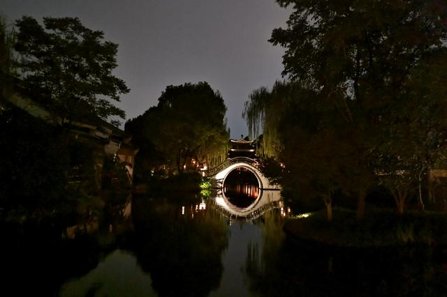 中秋假期賞月文化帶動夜游市場 大型主題樂園成旅游熱點