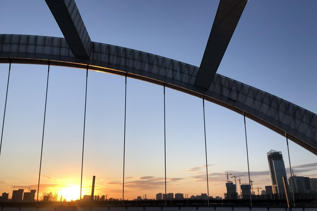 10月1日北京市公園風(fēng)景區(qū)共接待游客94.8萬(wàn)人次