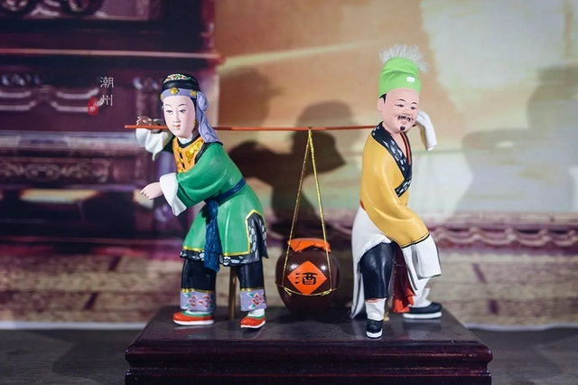 這項(xiàng)700多年歷史的傳統(tǒng)技藝，一直傳男不傳女，直到她打破傳統(tǒng)