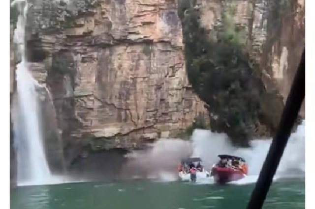 巴西一巖壁斷裂砸向游船致多人死傷