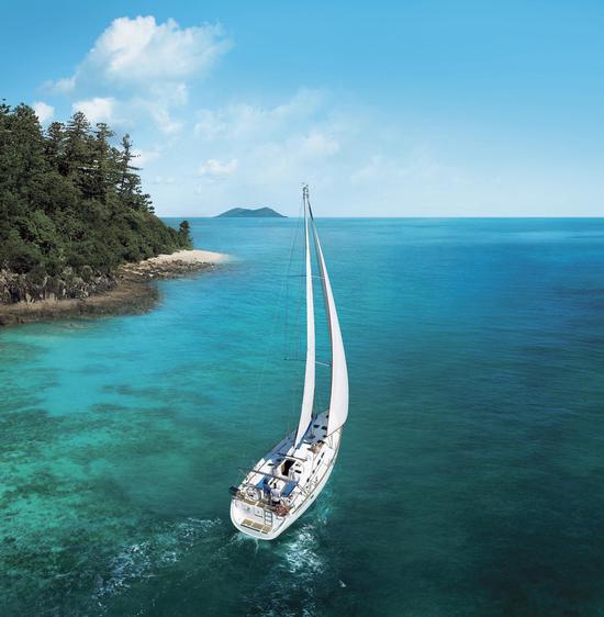 乘船觀島 圖片來(lái)源:<a href='http://bzdxx.com/aodaliya-lvyou/?from=b-keyword' target='_blank'><em><em><em><em><em>澳大利亞</em></em></em></em></em></a><a href='http://bzdxx.com/kunshilan-lvyou/?from=b-keyword' target='_blank'><em><em><em><em><em>昆士蘭</em></em></em></em></em></a>旅游局