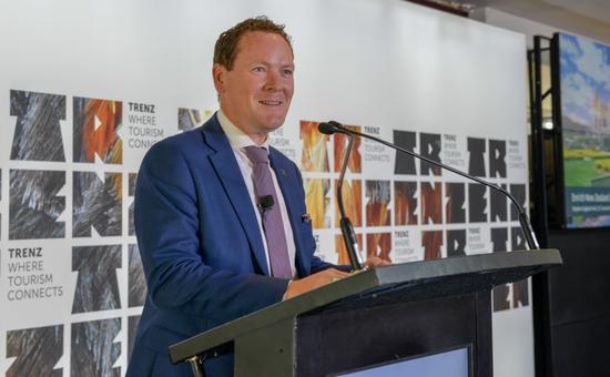 图注:新西兰旅游局执行总裁Stephen England-Hall在2018新西兰国际旅游博览会上发表讲话
