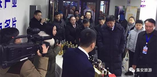 国家旅游局、省、市领导对集安冰酒和火盆赞不绝口