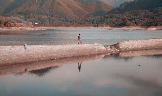 Ӱ
