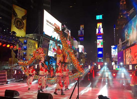 铜梁龙在时代广场表演