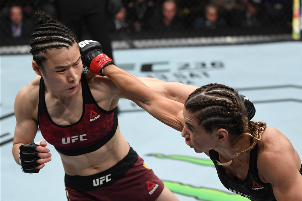 张伟丽VS 托雷斯精彩集锦_UFC官网