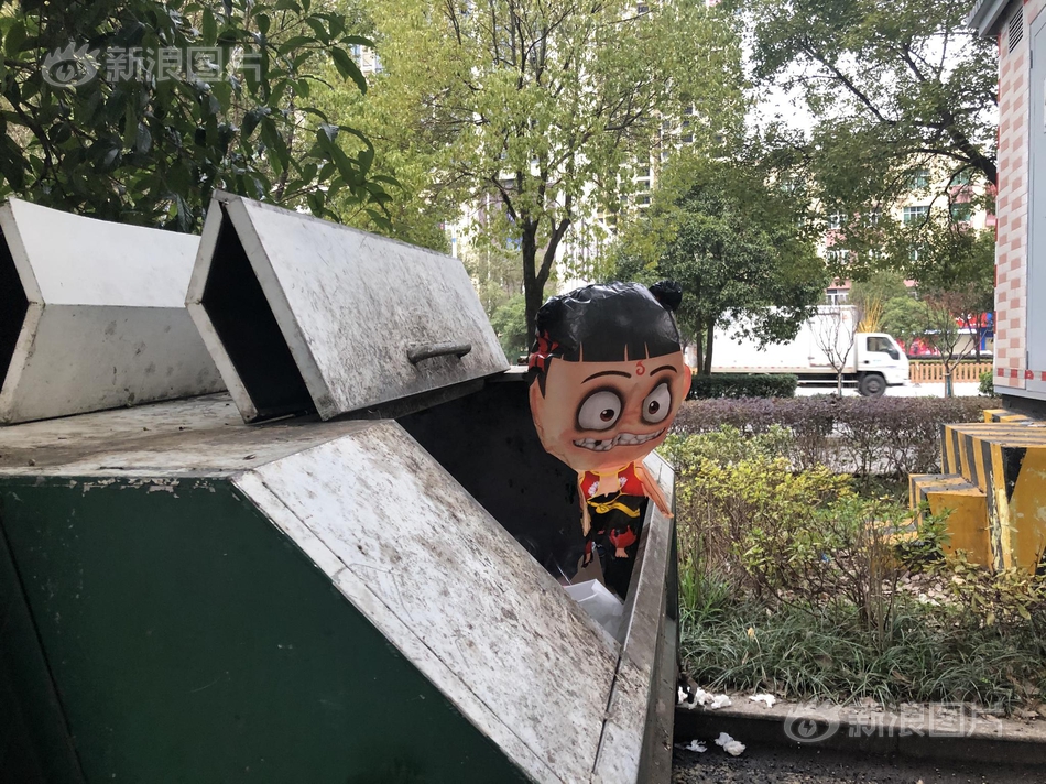女性裸体秘 无遮挡奶先露大白腿