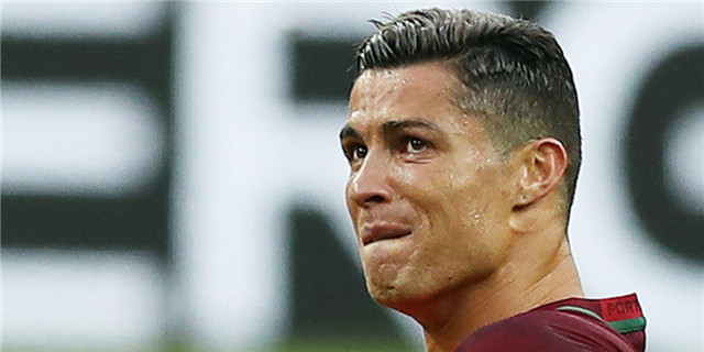 高清直击-C罗决赛伤退落泪