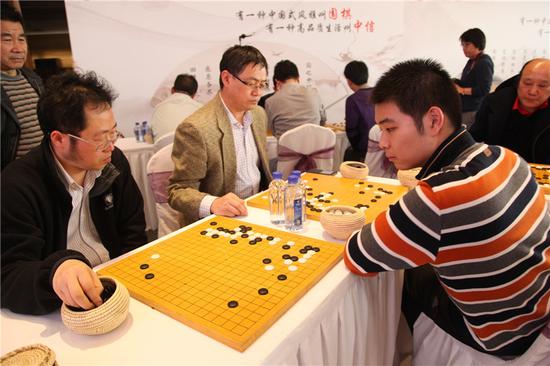 芈昱廷指导棋迷