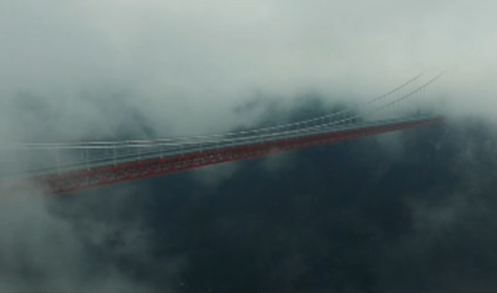 英媒看中国“世界上最美大桥”：在云端上开车