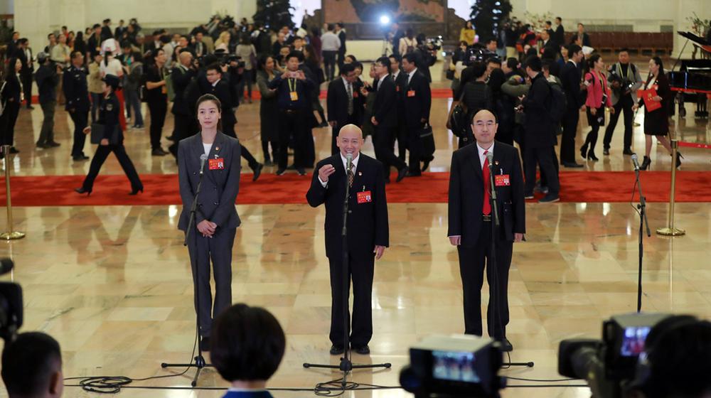 直播回顾：十九大&ldquo;党代表通道&rdquo;第三场采访活动