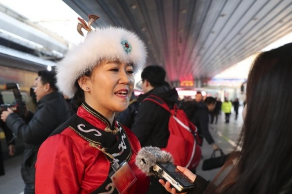 直播回顾：首批京外全国人大代表抵京