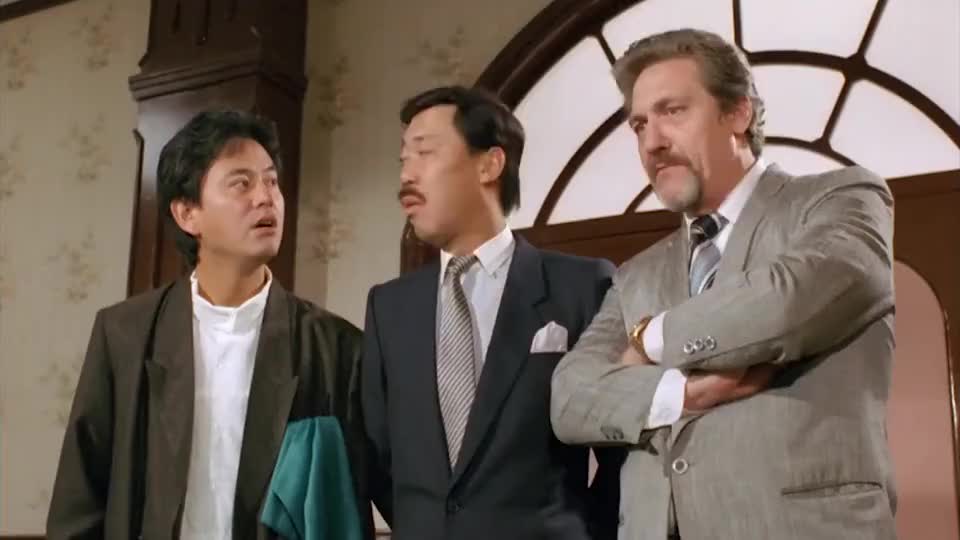 烂赌英雄:蒙着眼睛打牌,不是因为看不起对手,只因为他是赌王