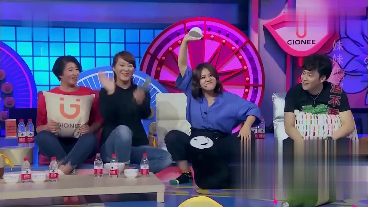 谢依霖这是怎么了在尉迟琳嘉 孟非面前狂发嗲这神模仿
