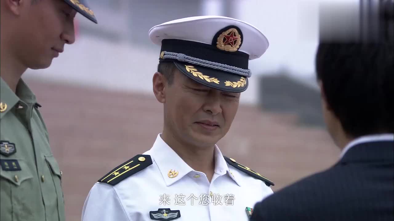 火蓝刀锋:两个班实战演练,沈参谋友情出演,蒋小鱼却怂