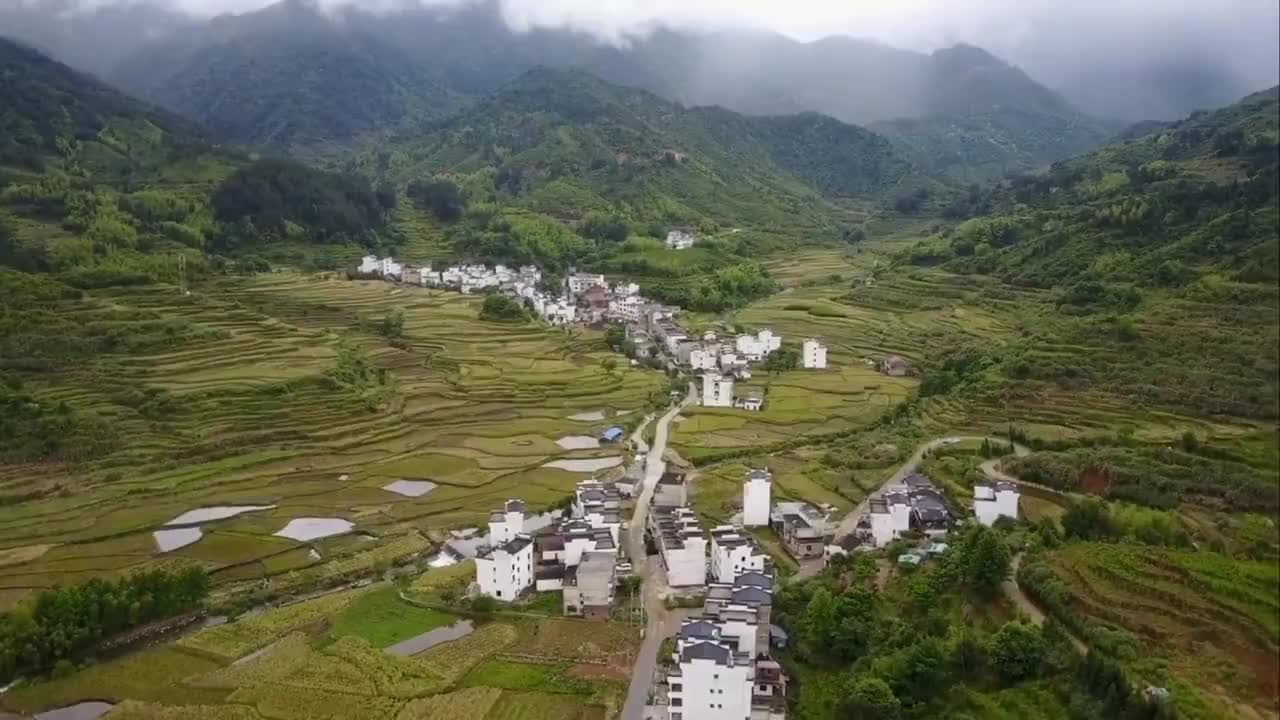 广西发现几百年房子的古村落,表妹带大家一起看看,吗