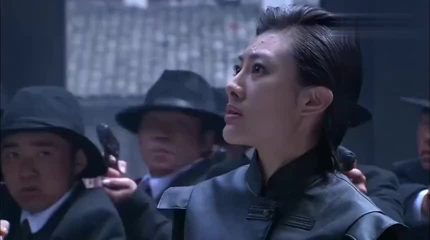 喋血孤岛:女特工刺杀任务完成漂亮,没想到撤退受阻