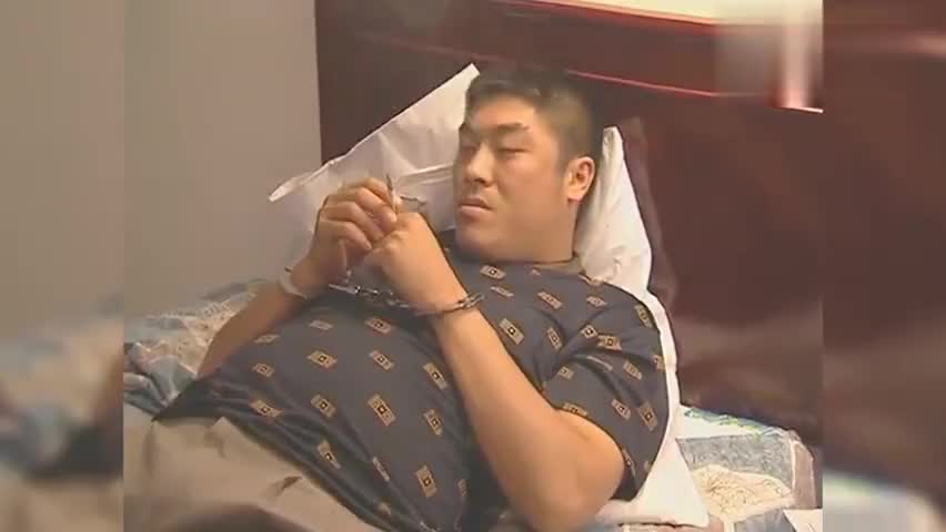 燕赵刑警:李哲见到警官安强带病看守他,他开始熬人,准备逃跑!