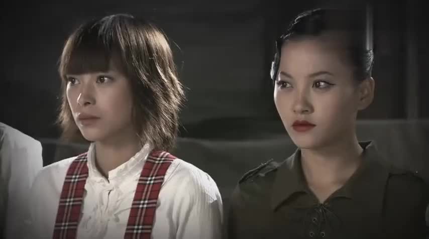 影视:女子小队变换身份,变成影子小队,还有两个人从下水道进去