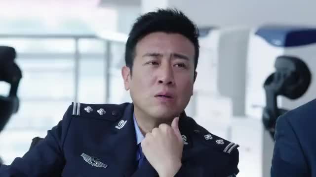 警花与警犬:优优语出惊人,杜飞直接被劝退了,所有人都