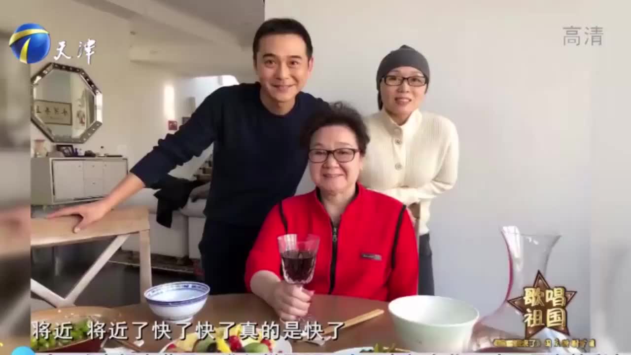 看看小香玉的老公再看看吴琼的老公真是一个比一个年轻