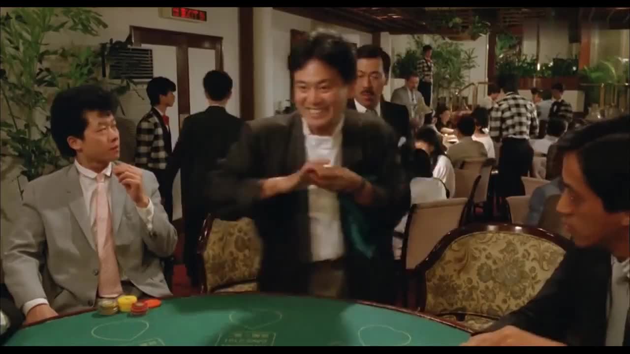 烂赌英雄:罗兰度号称,自己是专业赌徒,只拿四分之一的筹码