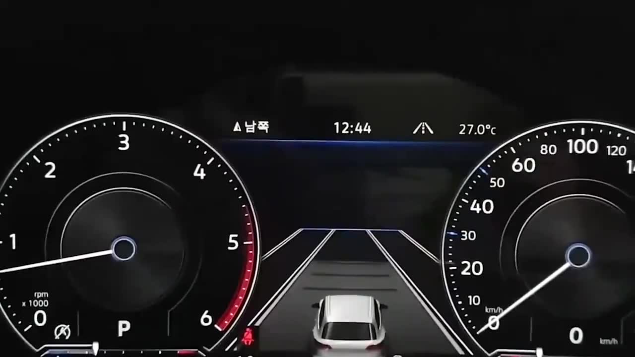 2021款大众途锐v8到店,打开氛围灯和底盘升降,给个不