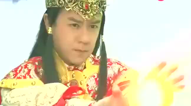 活佛济公:降龙尊者显神威,直接把两只闯祸的鱼精打回了原形!