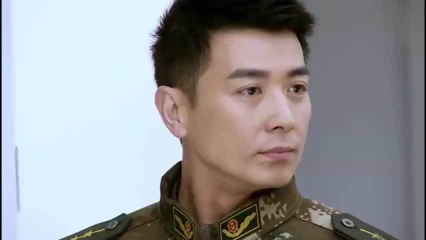 火线英雄:沈杨不负众望,把队里的新设备带回来了,新兵贼好奇