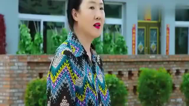 赵四头一次跟刘能对着干直言早想揍刘能结果吓得自己全身发凉