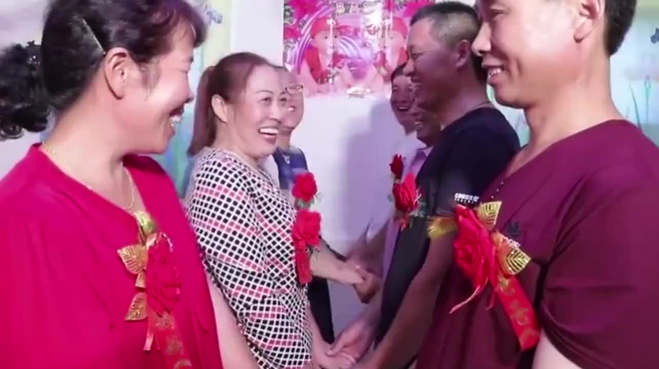 男女结婚之时,为什么一定要"一拜天地,二拜高堂,夫妻"