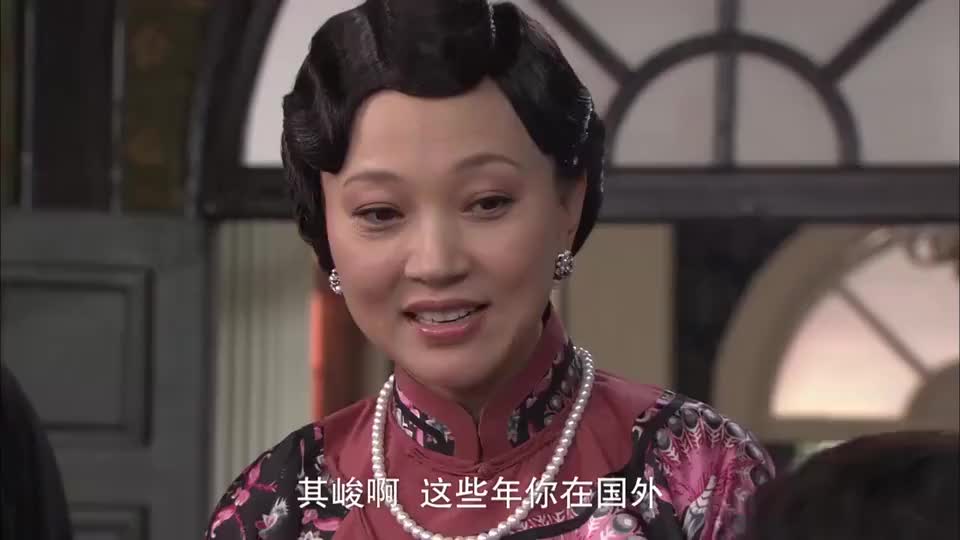 鸳鸯佩:唐庭亮不小心碰到金艾雯,两个好像都有点意思
