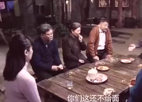 四合院邻居一家过年没菜吃傻柱一个办法竟直接弄来十斤猪肉
