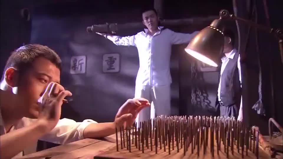 女卧底被严刑逼供,反审讯技术高超,差点策反犯罪分子