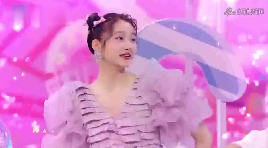 时代少年团迷惑行为大赏,宋亚轩吃零食也能吃出葱蘸酱