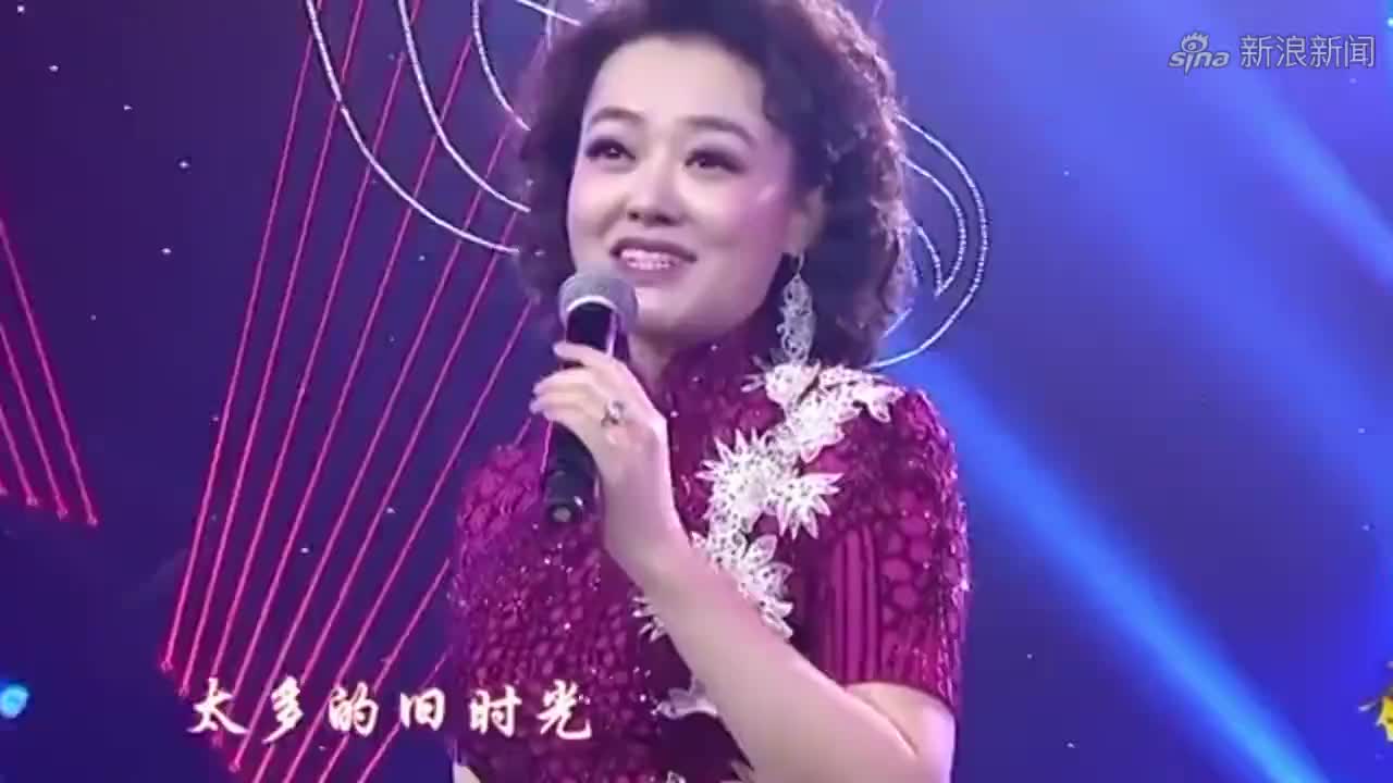 王庆爽 倾情献唱歌曲《月亮看我》歌声感染全场,实在太好听了
