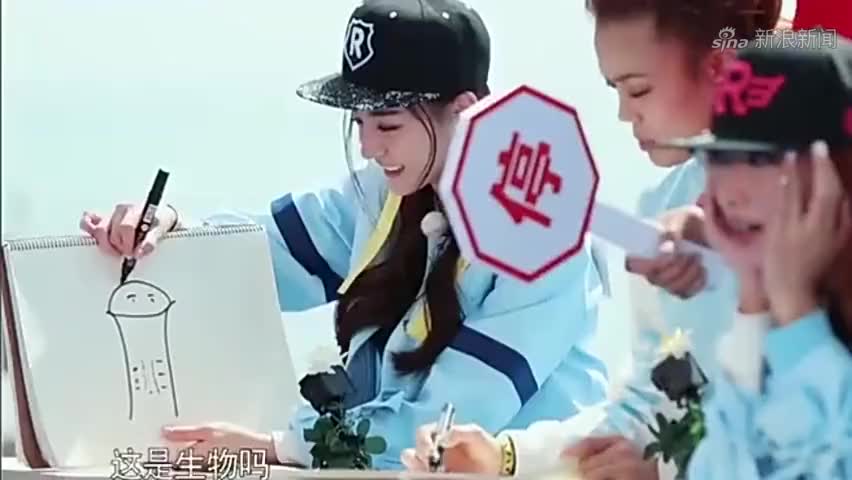朱一龙对热巴说了什么?两人能笑的这么开心