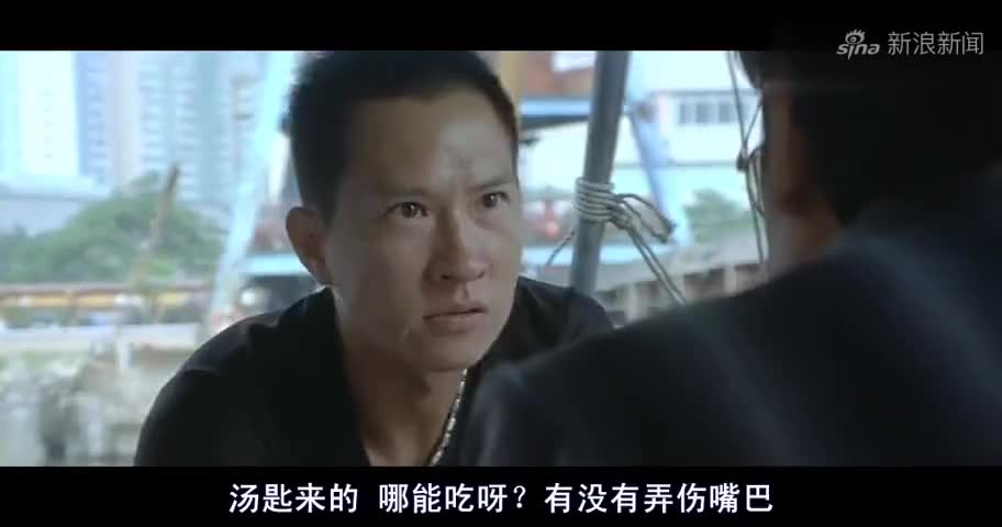 梁家辉逼张家辉吃勺子,没想到对方吃得嘎嘣脆!