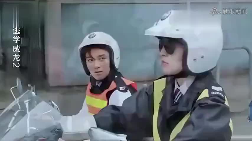 逃学威龙:星爷当了交警,还一脸懵:我是谁我在哪发生了膊么?